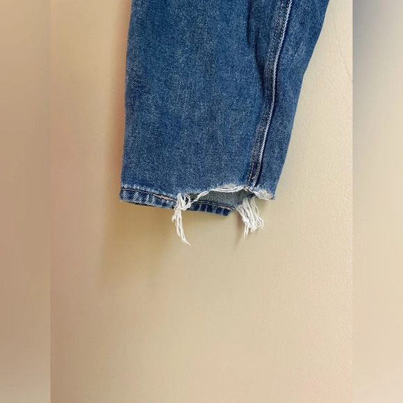 American Eagle Dark Wash Distressed Jeans with No Holes on Knees - Picture 2 of 5